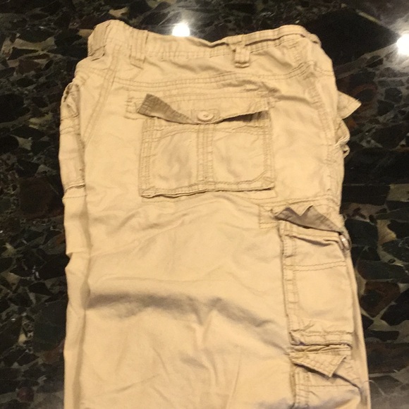 Shorts - Picture 3 of 4